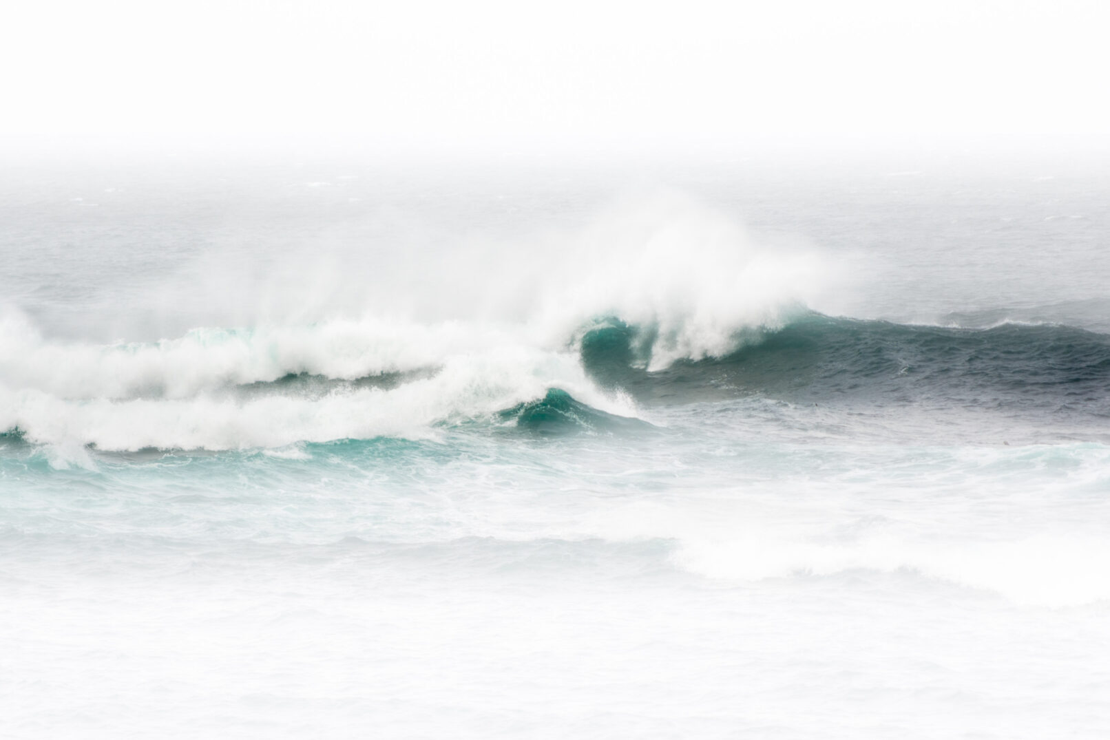 Turbulent ocean waves