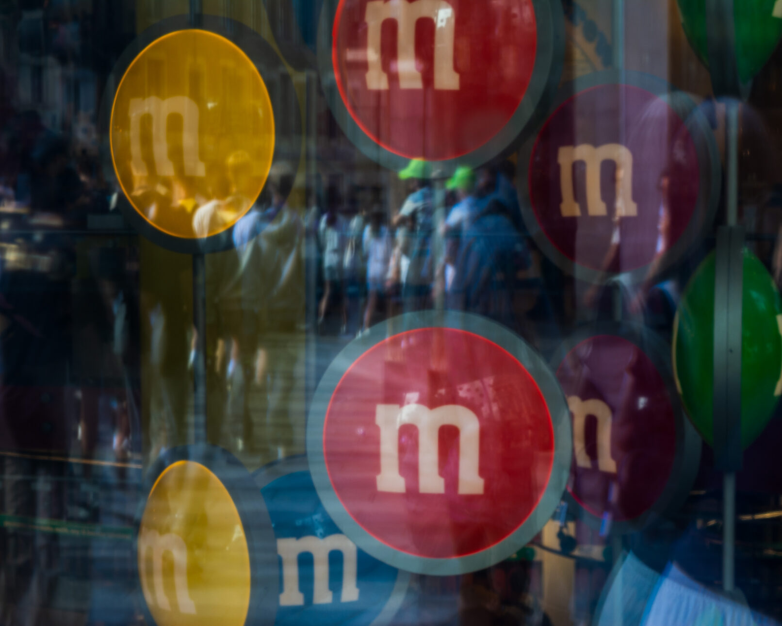 M&M window London